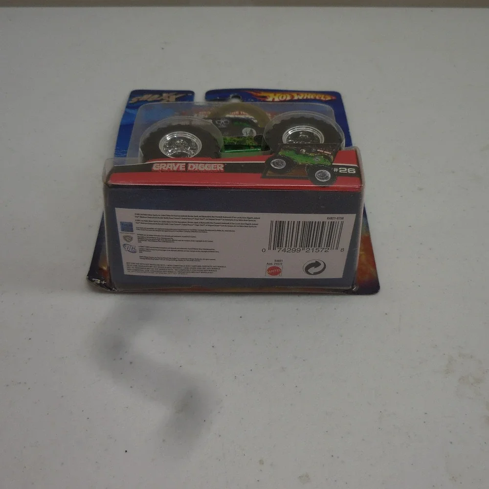 Hot Wheels Monster Jam Grave Digger Shoxx Official Monster Truck Series 1:64